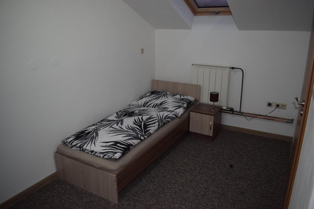 Ms-Ubytovanie Hotel Dolny Kubin Luaran gambar