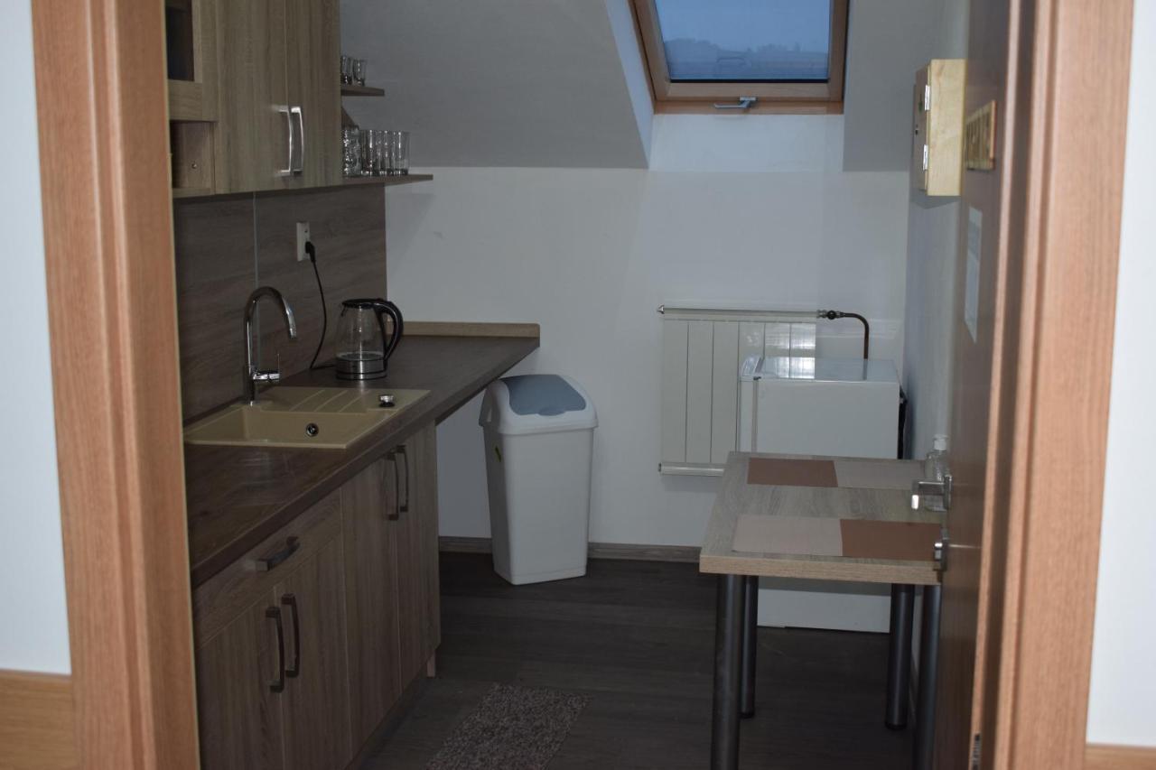 Ms-Ubytovanie Hotel Dolny Kubin Luaran gambar