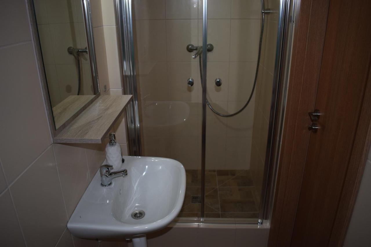 Ms-Ubytovanie Hotel Dolny Kubin Luaran gambar