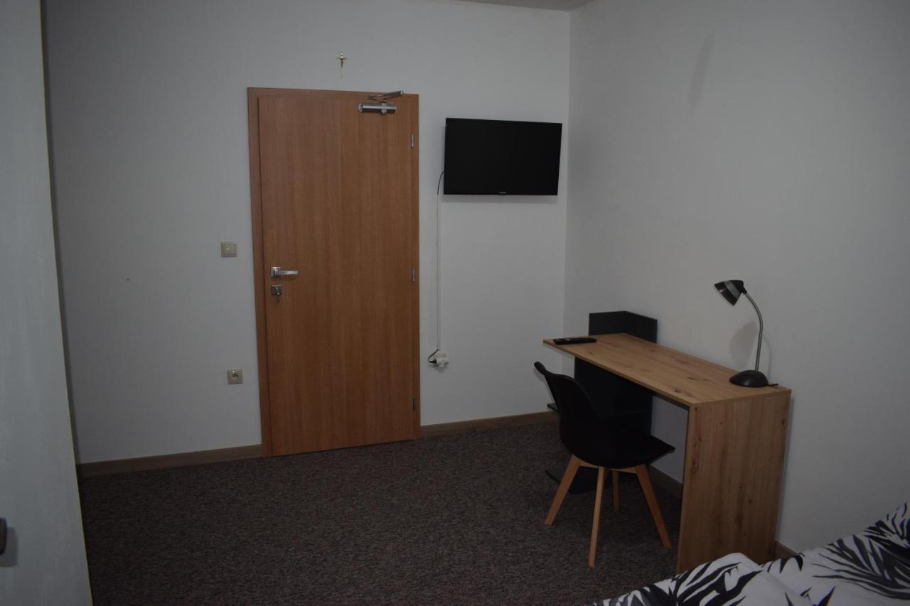 Ms-Ubytovanie Hotel Dolny Kubin Luaran gambar