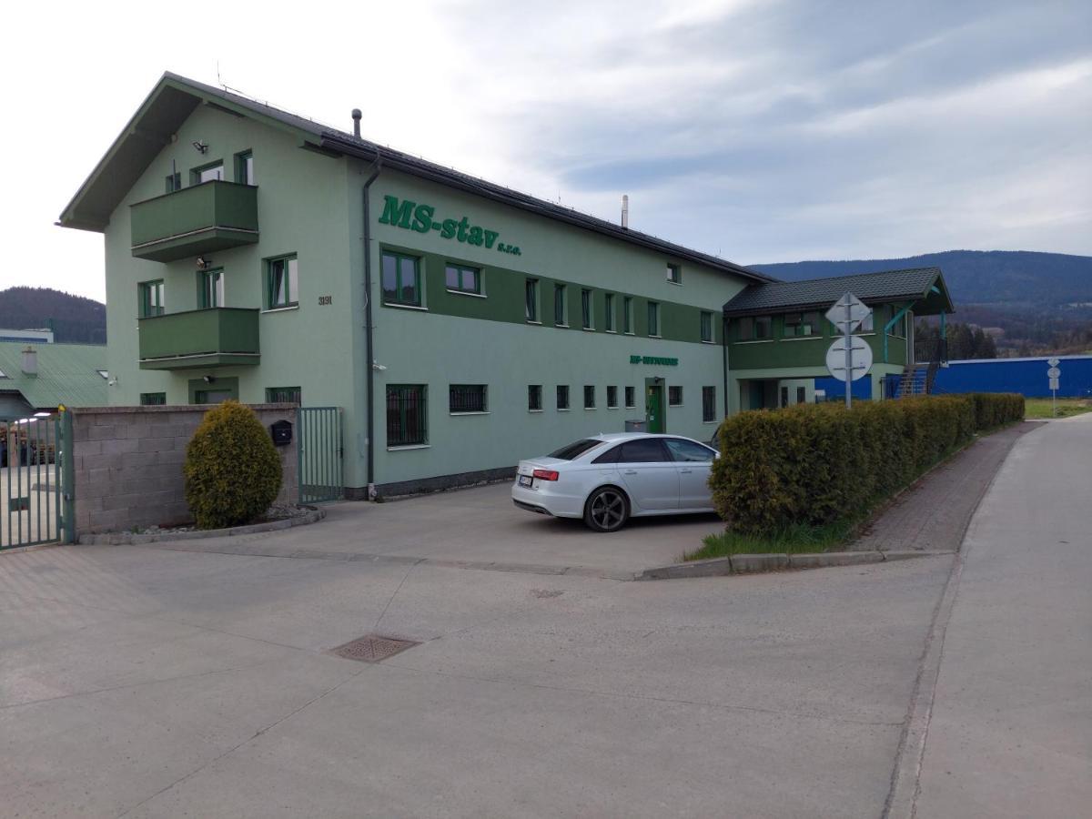 Ms-Ubytovanie Hotel Dolny Kubin Luaran gambar